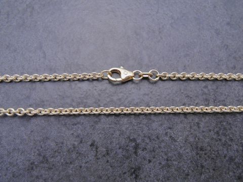 Kette aus Gold, 50 cm lang, mit einer Stärke von 2,3 x 2,3 mm. Hersteller: Juwelier Harnisch, Modell Anker. Ideal für jeden Schmuckliebhaber.