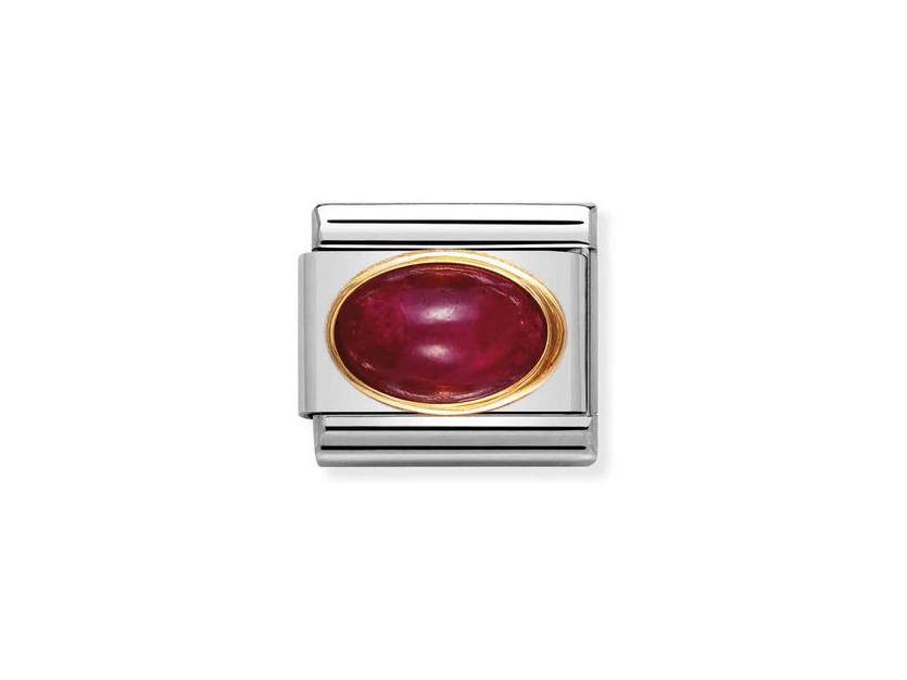 Der NOMINATION Classic OVAL RUBIN Element 030504 10 zeigt einen ovalen Rubin, umrahmt von einer goldenen Fassung und einem silbernen Hintergrund, ideal für personalisierte Schmuckstücke.