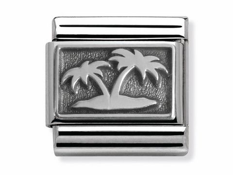 433010212-0 Silbernes PLAETTCHEN mit einer prägnanten Darstellung von zwei Palmen auf einer kleinen Insel, hergestellt von Nomination, SilverShine. Ideal für stilvolle Schmuckliebhaber.