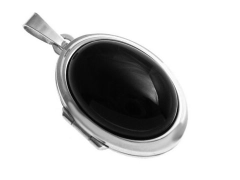 Onyx Cabochon rhod Sterling Silber Medaillon in schwarz, hergestellt von Juwelier Harnisch, mit rhodiniertem Sterling Silber, ovaler Form und glänzender Oberfläche.