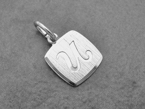Silber Anhänger in Form des Buchstabens U, eckig und teilmattiert, rhodiniert, Hersteller: Juwelier Harnisch. Ideal für persönlichen Schmuck.