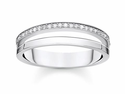 Silberner Ring von Thomas Sabo in Größe 56 mit klaren Zirkonia-Steinen, modernes Design mit zwei schmalen, parallel verlaufenden Streifen und eleganter Oberfläche.