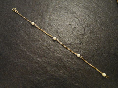 Perlenarmband 13-19 cm Baby Geschenkidee aus Zuchtperlen und Gold 333, Hersteller Juwelier Harnisch, edles Gold Armband mit mehreren Perlen in ansprechendem Design.
