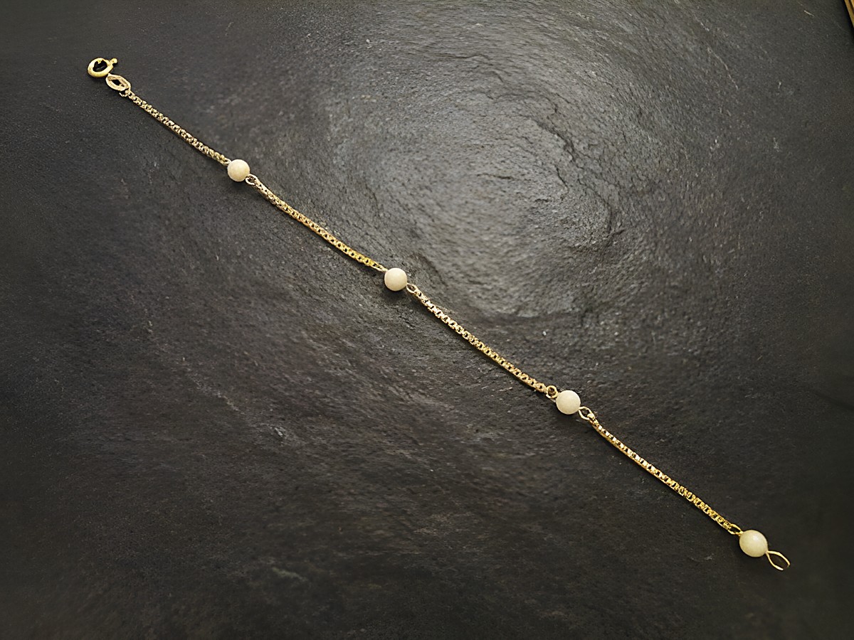 Perlenarmband 13-19 cm Baby Geschenkidee aus Zuchtperlen und Gold 333, Hersteller Juwelier Harnisch, edles Gold Armband mit mehreren Perlen in ansprechendem Design.