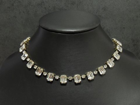 Strass Kette kultig WEIß 40-43 cm goldfarben, Hersteller Juwelier Harnisch, Fassung goldfarben, elegante Schmuckcollier mit funkelnden Strasssteinen, ideal für besondere Anlässe.
