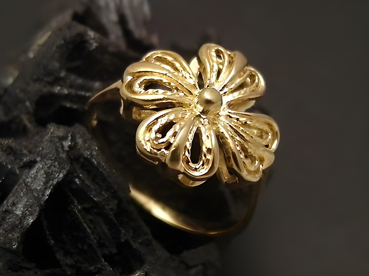Goldring mit filigranem Blumentraum-Design aus Gold 333 in Größe 51, Hersteller Juwelier Harnisch, bis Größe 52/17, ideal für besondere Anlässe.