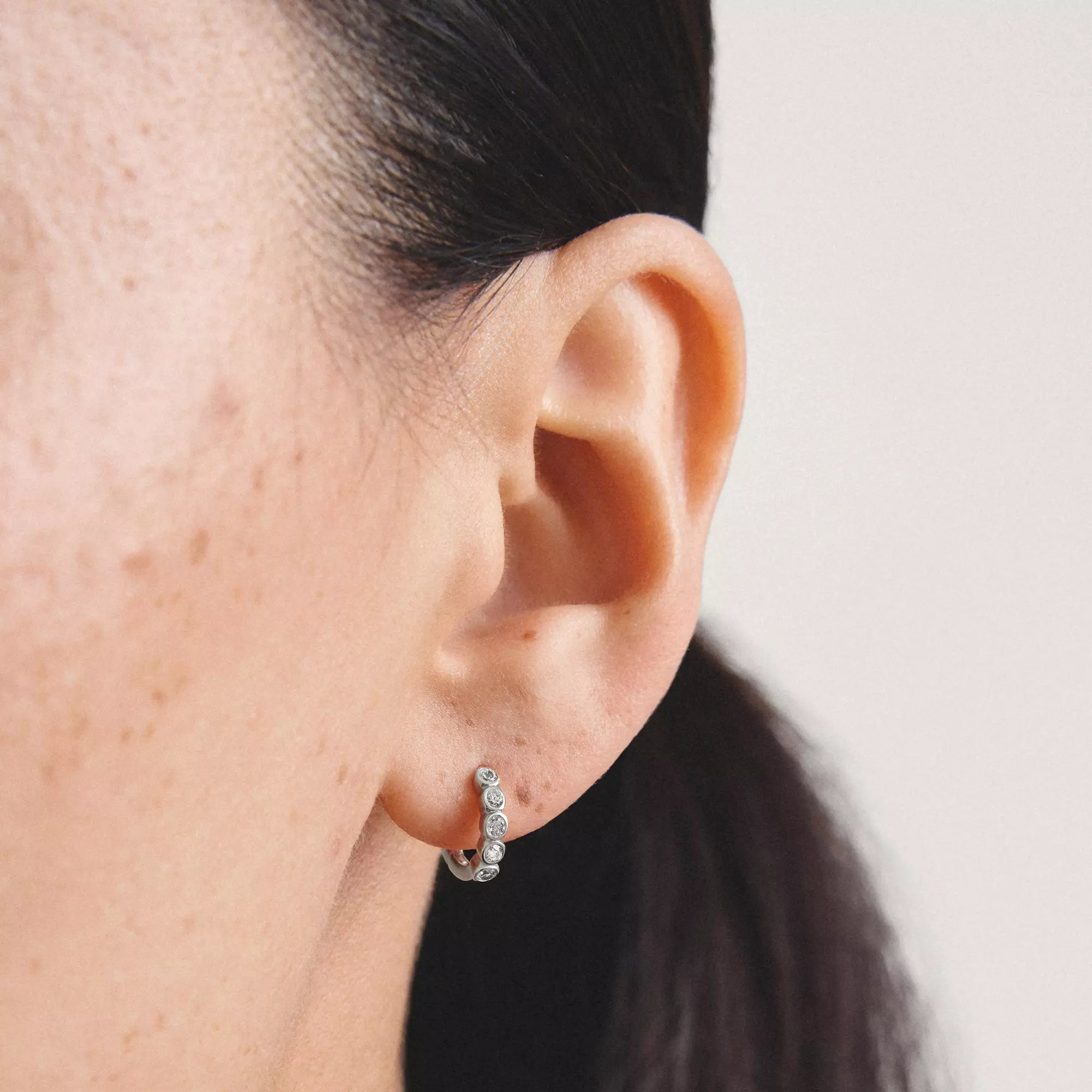 Thomas Sabo Creolen mit weißem Zirkonia – Silber – 10,9 mm hoch – Ansicht 5