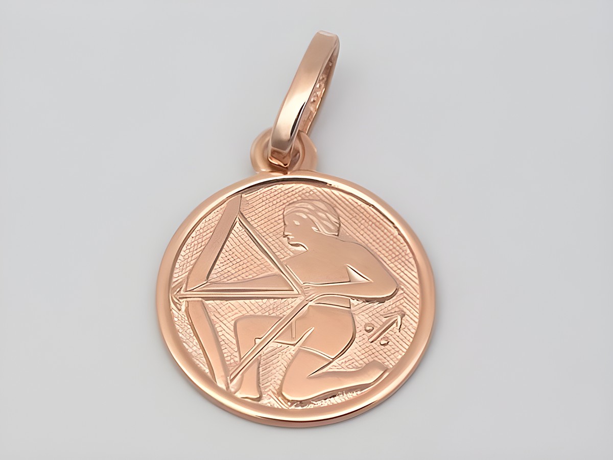 Schütze Sternzeichen Anhänger aus rosé vergoldetem poliertem Sterling Silber mit einer Darstellung einer schießenden Figur, Durchmesser 14 mm, Hersteller Juwelier Harnisch.