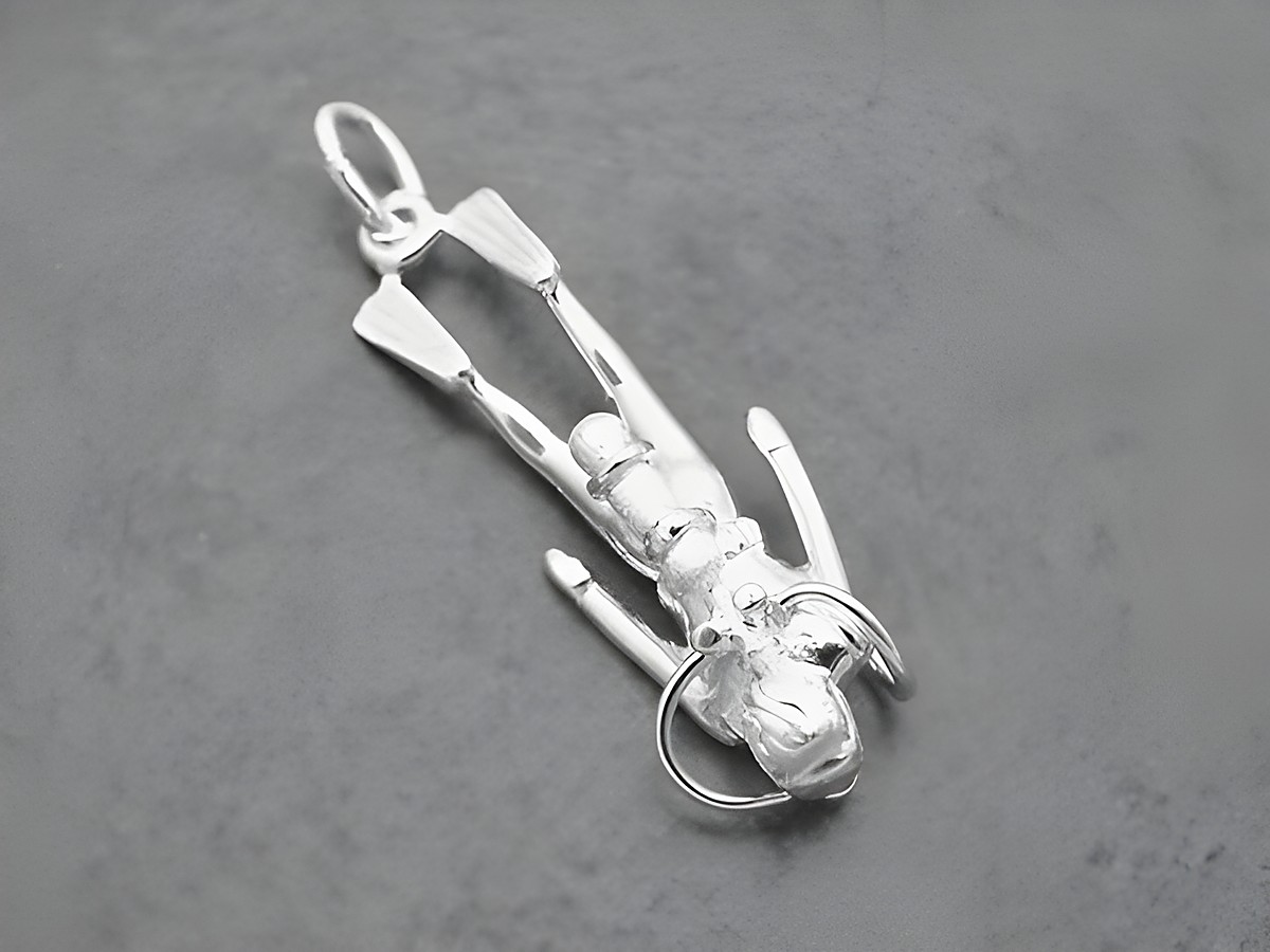Taucher Anhänger aus Sterling Silber, sportliches Design, Hersteller Juwelier Harnisch, ideal für Sportliebhaber und als modisches Accessoire. – Ansicht 2