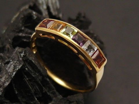 Regenbogenring in Gold mit Amethyst, Peridot, Citrin, Aquamarin und Granat, Größe 54, Hersteller Juwelier Harnisch, bis Größe 60. Elegant und farbenfroh, ideal für jeden Anlass.