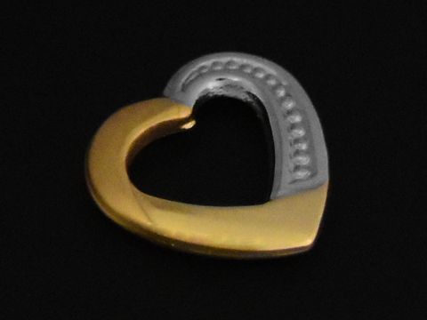 Herz Anhänger aus 333 Gold in bicolor, teilmattiert, Hersteller Juwelier Harnisch, Durchlauf-Design.