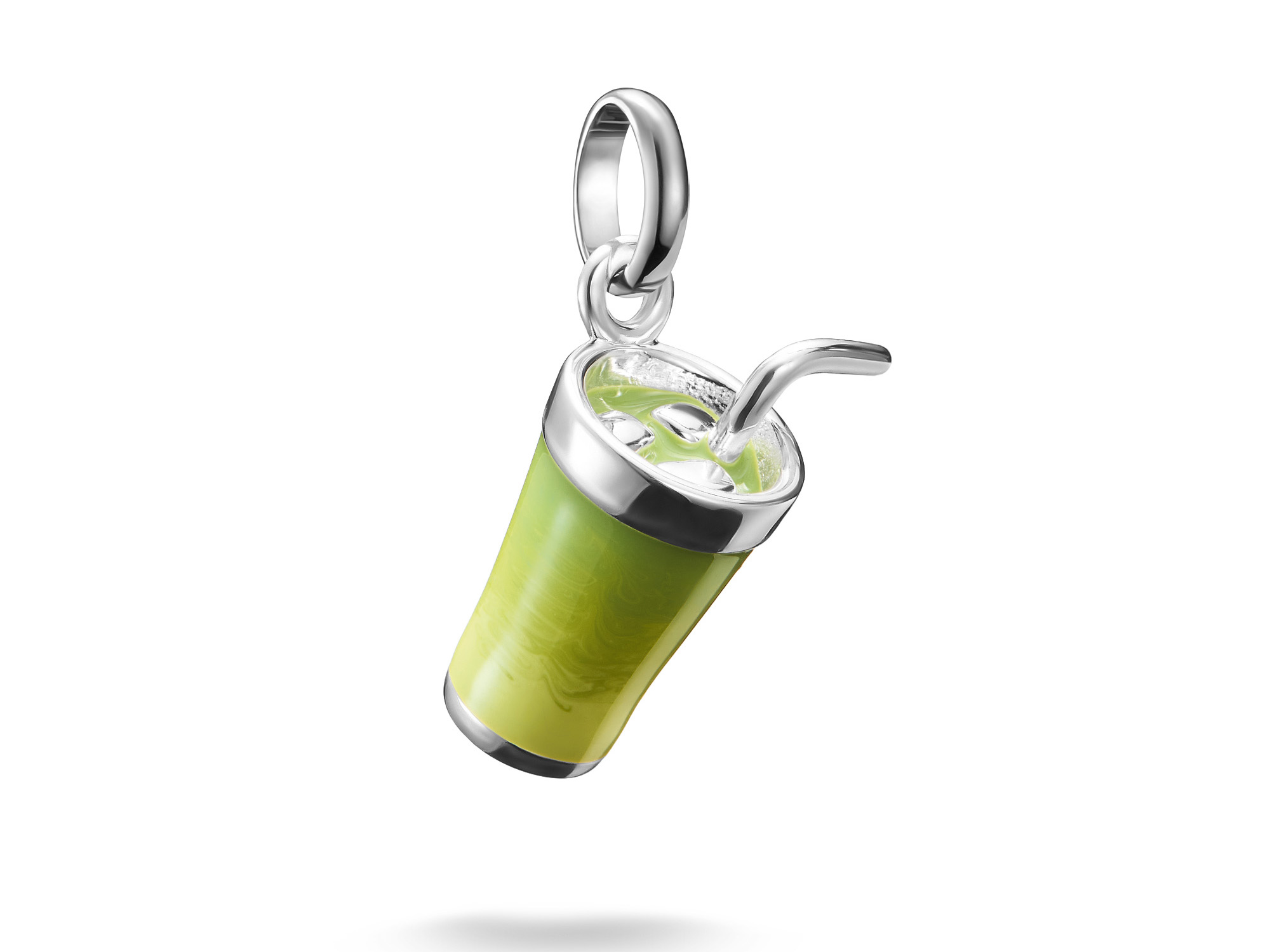 Charm in Form eines Matcha Latte mit Öse aus Silber und Kaltemail. Das Design zeigt eine grüne Getränkebecher-Optik mit Strohhalm, eignet sich ideal für den Thomas Sabo Charm Club CONNECT.