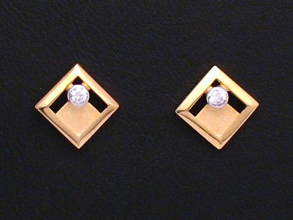 Gold Ohrringe in quadratischer Form mit Zirkonia, Hersteller Juwelier Harnisch, elegant und modern gestaltet, ideal für besondere Anlässe oder den täglichen Gebrauch.