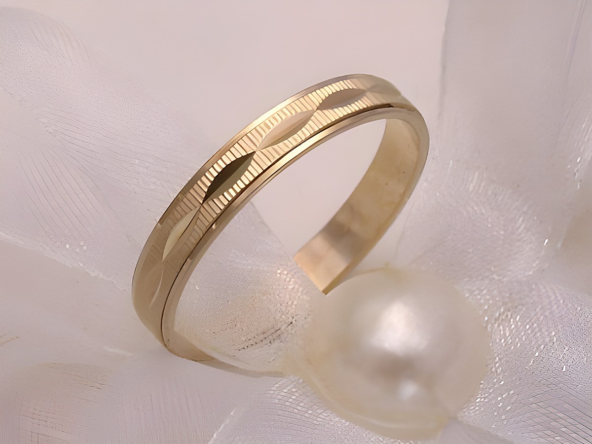 Freundschaftsring ELLIPSE Gold auf Silber Gr. 54/17,2 von Juwelier Harnisch, elegant mit feiner Musterung auf der Oberfläche, ideal als Zeichen der Verbundenheit.