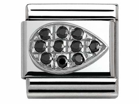 433031606-0 Der Silberanhänger von Nomination SilverShine zeigt ein klassisches Pave-Design mit Zirkonia in schwarzem Tropfenformat und edelstahlveredelt. Ideal für stilvolle Akzente.