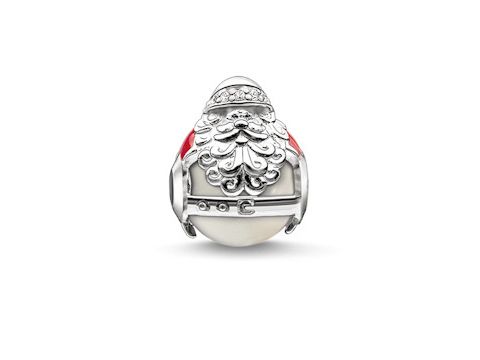 Weihnachtsmann Charm aus Silber mit Kaltemail, verziert mit Zirkonia in Weiß und Rot sowie einer Süßwasserzuchtperle, designed von Thomas Sabo, K0185-149-27.