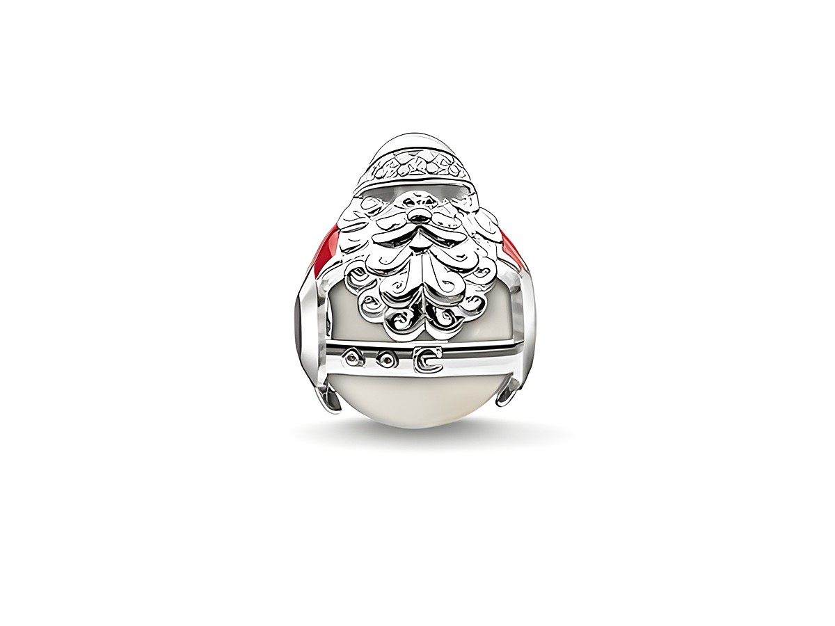 Weihnachtsmann Charm aus Silber mit Kaltemail, verziert mit Zirkonia in Weiß und Rot sowie einer Süßwasserzuchtperle, designed von Thomas Sabo, K0185-149-27.