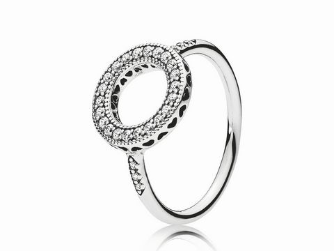 Pandora Silberring 191039CZ mit unendlichen Herzen und Zirkonia in Größe 58, glanzvoll und elegant, perfekt für jeden Anlass.