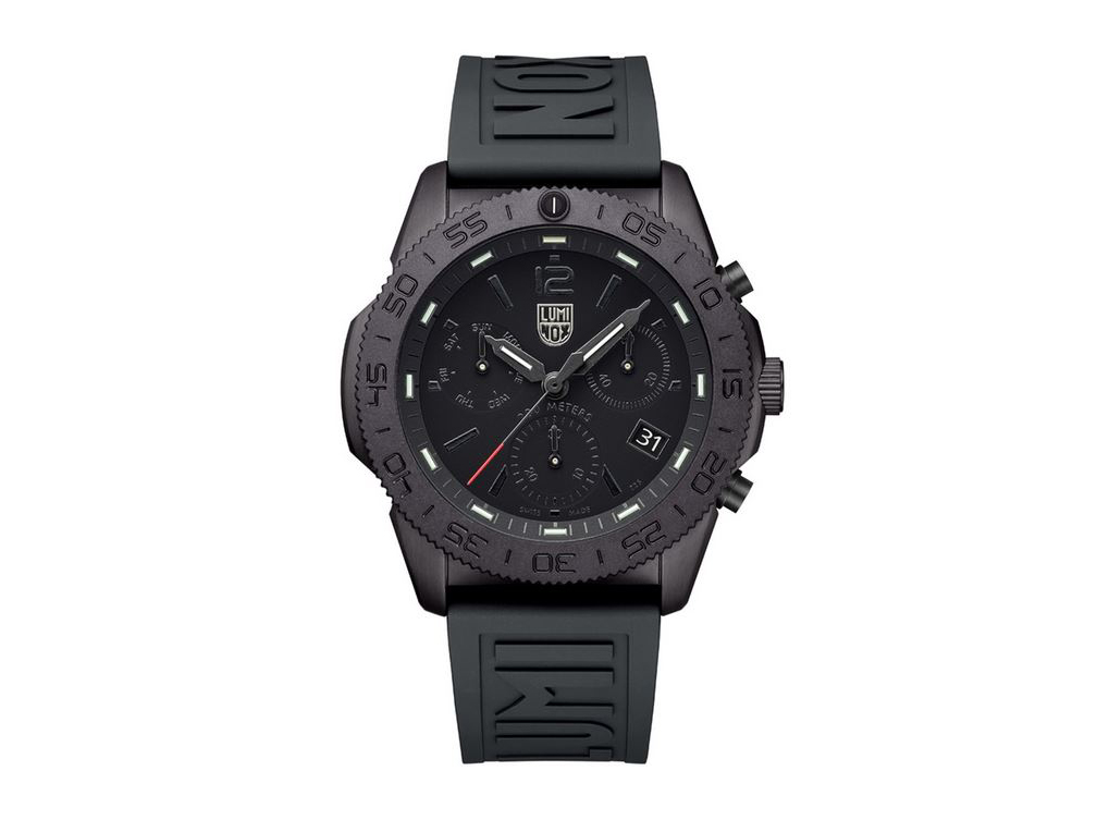 Luminox Uhr SET XS.3141.BO.1.SET aus der SEA Serie in Schwarz mit 44 mm Gehäuse. Die Uhr verfügt über ein sportliches Design, leuchtende Ziffern und ein robustes Ersatzband.
