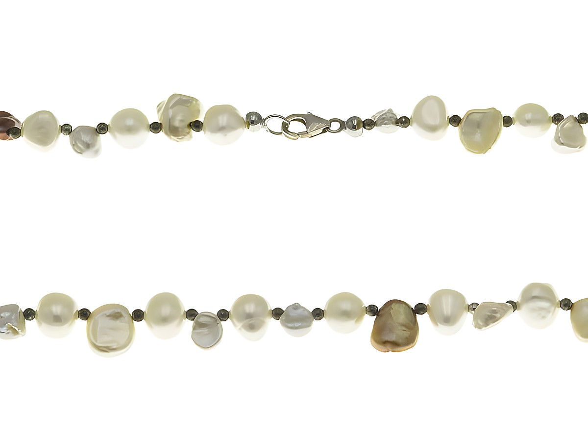 Perlenkette 89 cm in Weiß mit Barock Süßwasser Zuchtperlen, bunt gestaltet und gefertigt von Juwelier Harnisch, elegant und vielseitig für jeden Anlass.