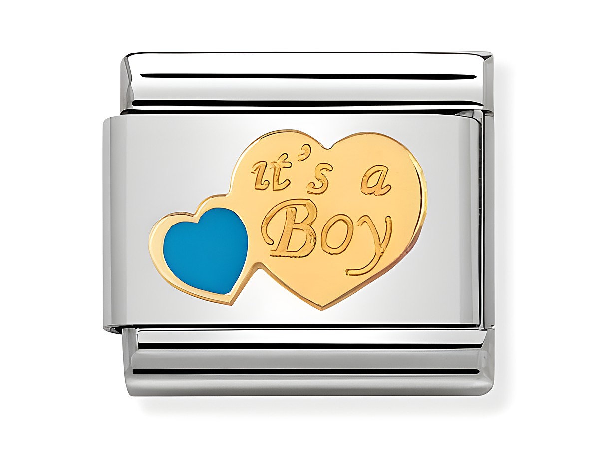 Silberner Charm von Nomination mit goldfarbener Herzprägung, auf der steht "it's a Boy", und blauem Herz. Emailliert, Teil der DAILY LIFE Composable Classic Kollektion.