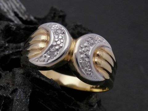 Imposanter Gold Ring aus 585 bicolor mit Diamanten, Größe 49, Hersteller Juwelier Harnisch, bis Größe 50/16. Elegantes Design für besondere Anlässe.