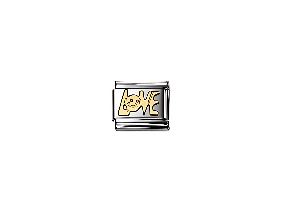 Schriftzug LOVE in Gold auf einem silbernen Hintergrund, gestaltet im klassischen Stil der Marke Nomination, ideal für Schmuckliebhaber und als persönliches Geschenk.