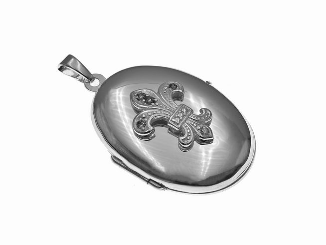 Silber Medaillon in ovaler Form, faszinierendes Design mit Zirkonia, Hersteller: Juwelier Harnisch, elegant und zeitlos, verziert mit einem stilisierten Motiv.