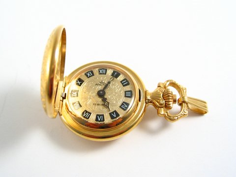 Taschenuhr ARCTOS, vergoldet, Handaufzug, Rarität. Die Uhr hat ein elegantes Ziffernblatt mit römischen Ziffern und einem kunstvoll verzierten Gehäuse. Ideal für Sammler.