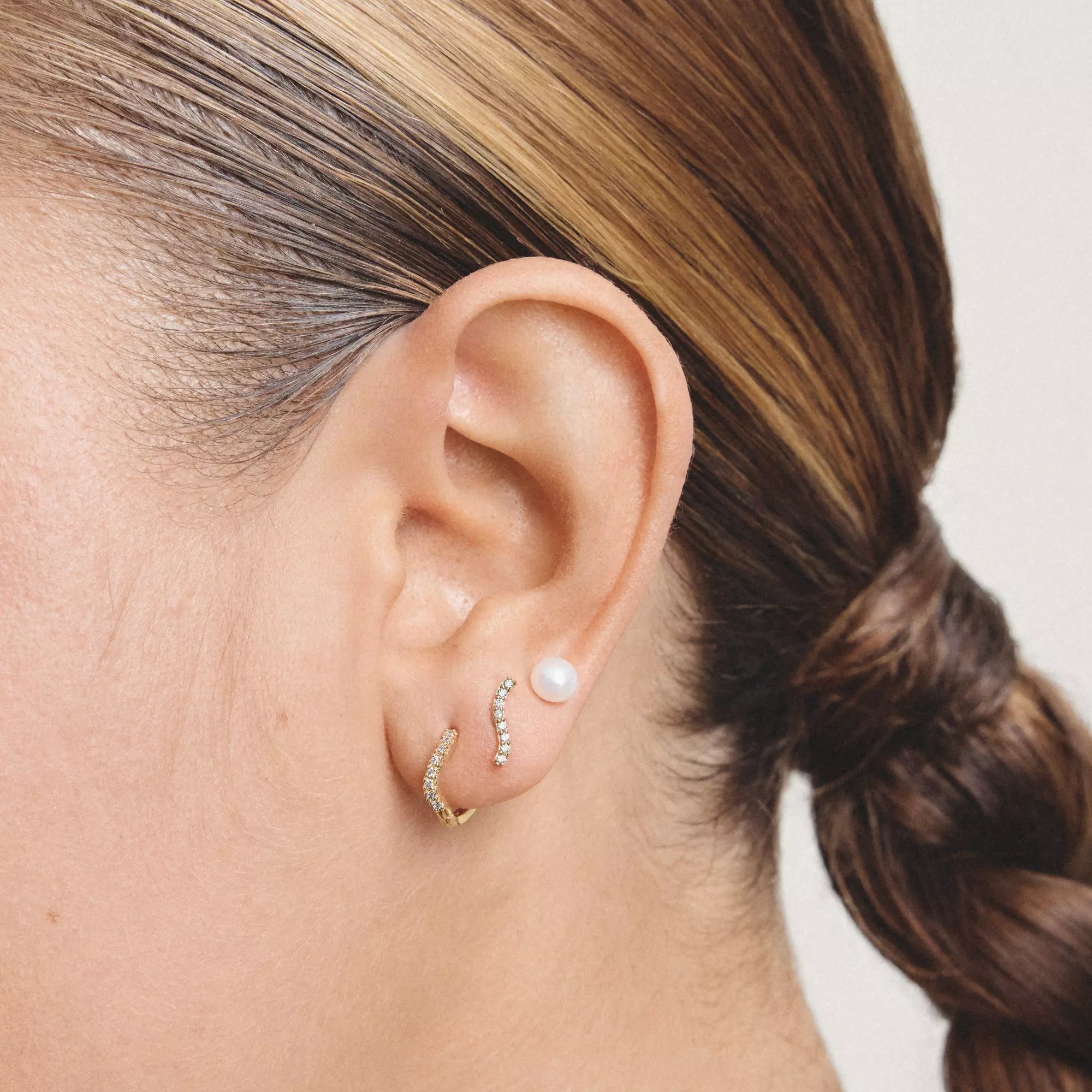 Thomas Sabo Ohrstecker mit weißem Zirkonia – vergoldet – 2,3 mm breit – Ansicht 5