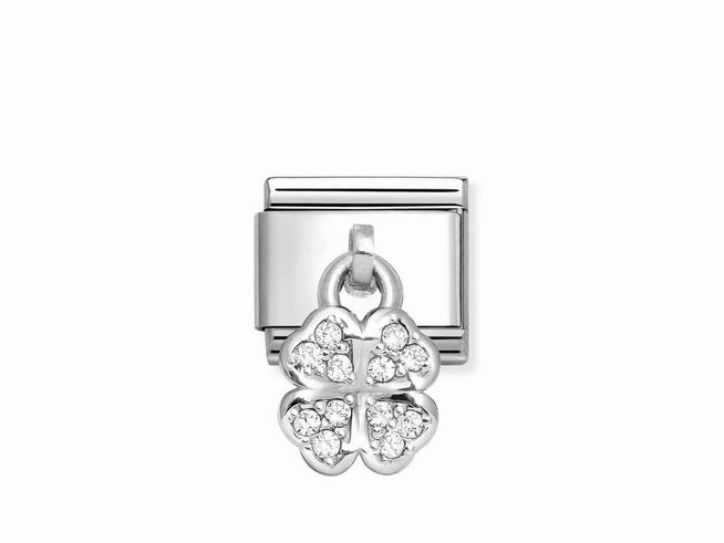 Charm von Nomination aus Sterling Silber und Edelstahl in Form eines Glücksklees, besetzt mit weißen Zirkonia, zeigt elegantes Design und symbolisiert Glück.