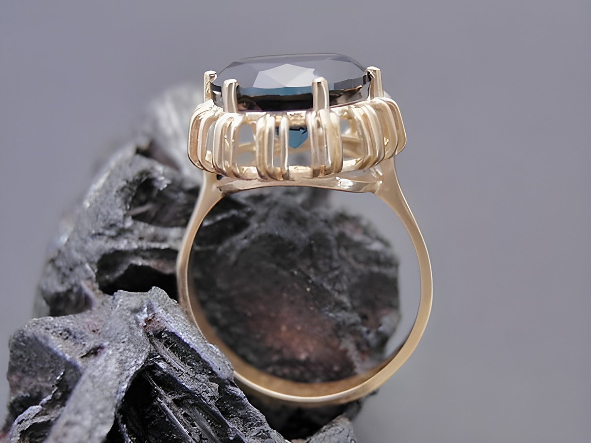 Goldring ausdruckstark Größe 54 mit synthetischem Turmalin in Gold 333, geschaffen vom Juwelier Harnisch, bis Größe 54/17,5, elegant und zeitlos. – Ansicht 2