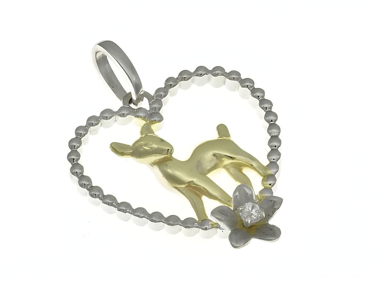 Herzförmiger Anhänger mit einem Rehbock in Bicolor, rhodiniertem Sterling Silber und einem Edelweiß mit Zirkonia, hergestellt von Juwelier Harnisch, Perlen & Steine.