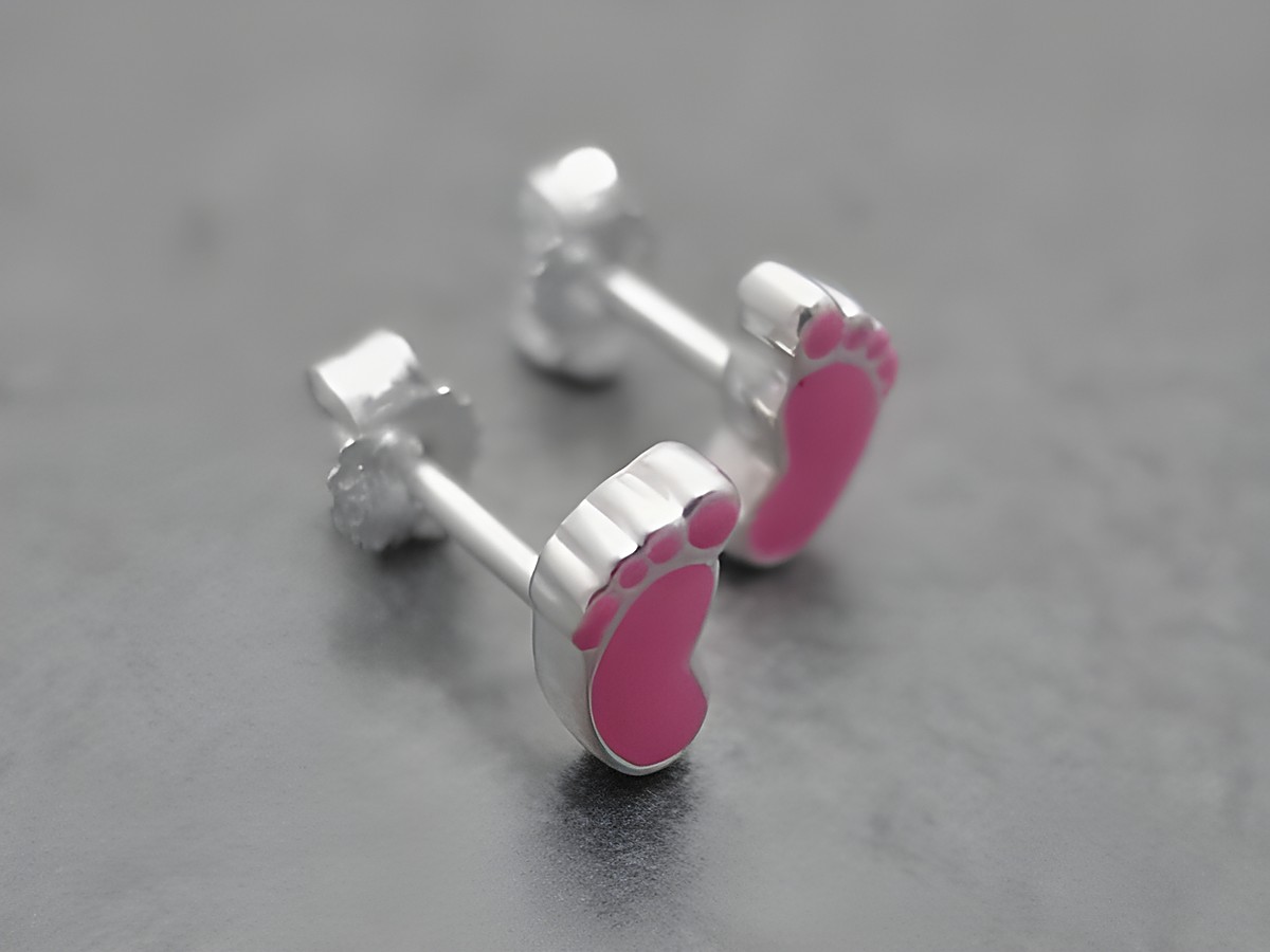 Ohrringe mit Babyfußabdruck aus Sterling Silber, pink lackiert, niedlich und perfekt für Kinder, hergestellt vom Juwelier Harnisch.