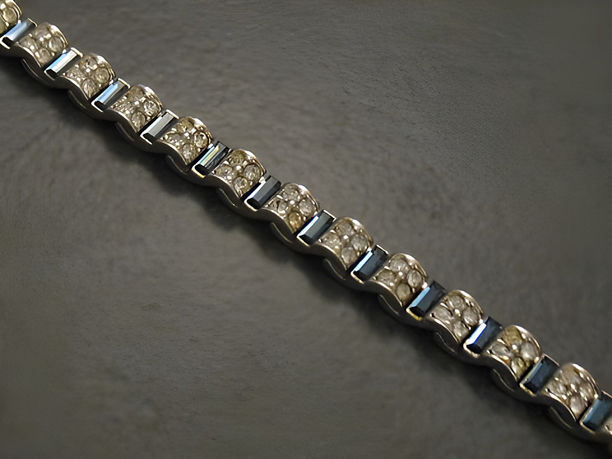 Strass Armband in blau, 17,5 cm, silberfarben, charmant, hergestellt von Juwelier Harnisch, ideal für jede Gelegenheit, verleiht jedem Outfit einen Hauch von Eleganz.