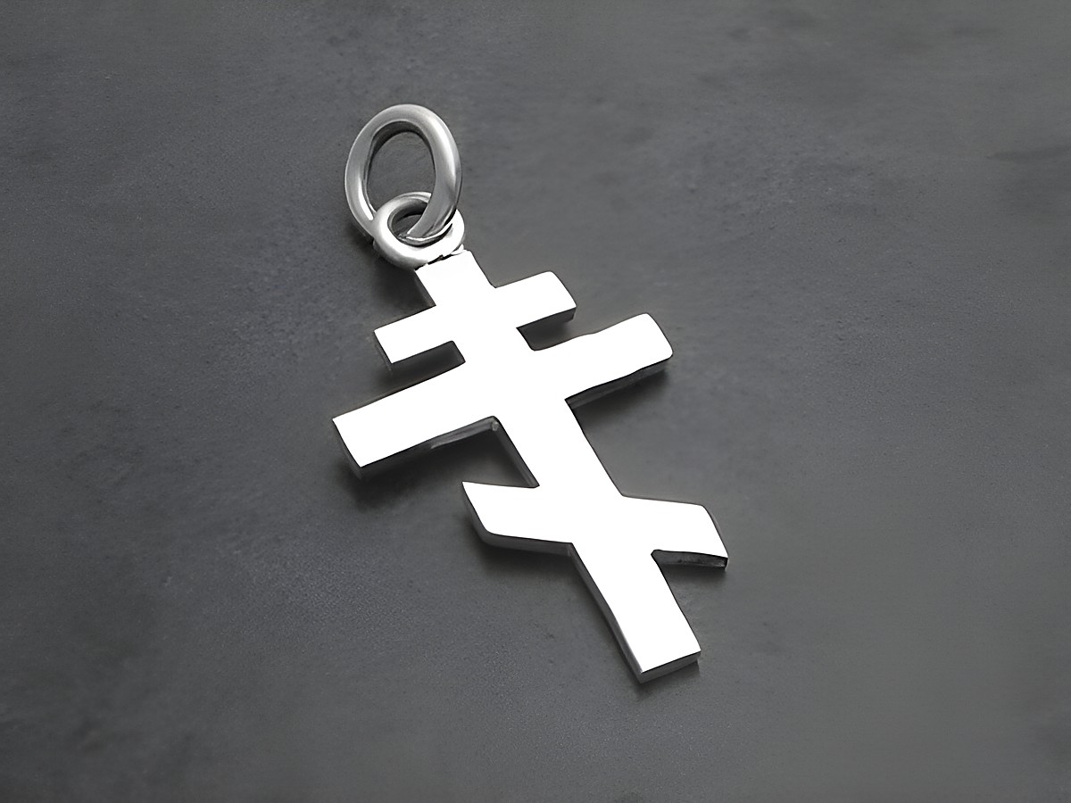 Russisches Kreuz aus Sterling Silber, schlicht und elegant, hergestellt von Juwelier Harnisch, ideal als religiöser Schmuck oder als Geschenk.