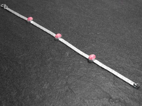Silberarmband filigran 20 cm Flachpanzer mit Rhodochrosit, Hersteller Juwelier Harnisch, elegante Gestaltung mit mehreren Steinen, ideal für modische Akzente.
