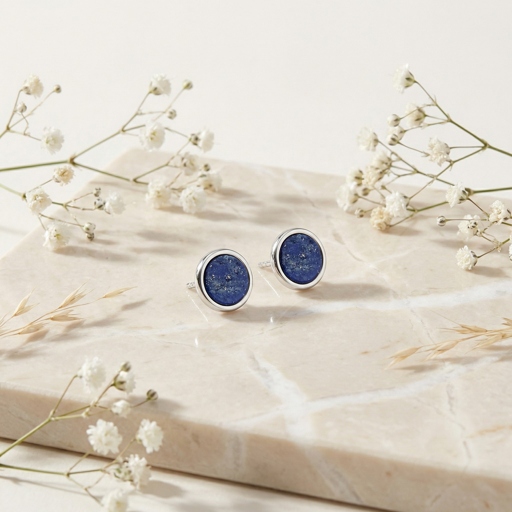 Engelsrufer BASIC Ohrstecker Powerful Stone - Kraftstein - Lapislazuli - Silber rhodiniert & auf Kleber Blau 10 mm – Ansicht 5