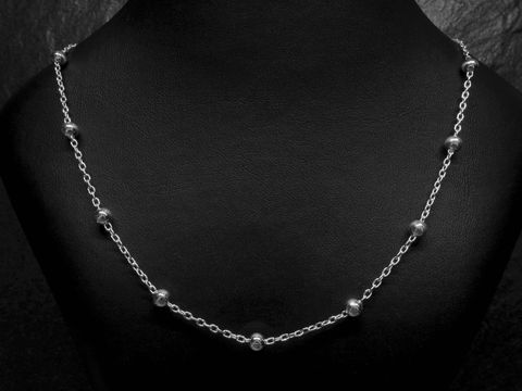 Silbernes Fußkettchen aus 4 mm Kugelkette mit Federring von Juwelier Harnisch, klassisches Design, Länge 28 cm. Ideal für stilvolle Akzente an jedem Fuß.