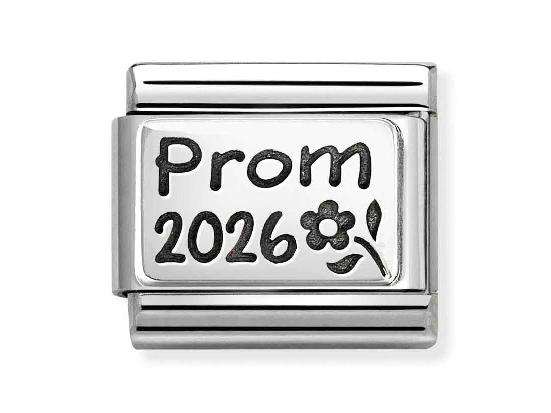 Classic Sterling Silber Charm mit der Gravur Prom 2026 und einer blühenden Blume, hergestellt von Pandora, Neuheiten. Ideal für besondere Anlässe und Erinnerungen.