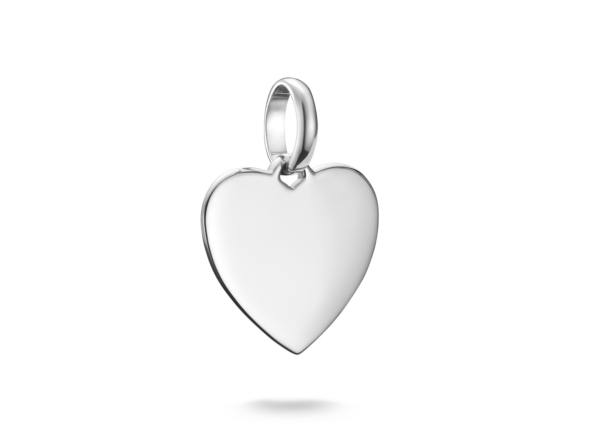 Herzförmiger Charm aus Silber mit einer Öse zum Anhängen, aus der Kollektion Thomas Sabo Charm Club CONNECT, Größe 15,5 mm.