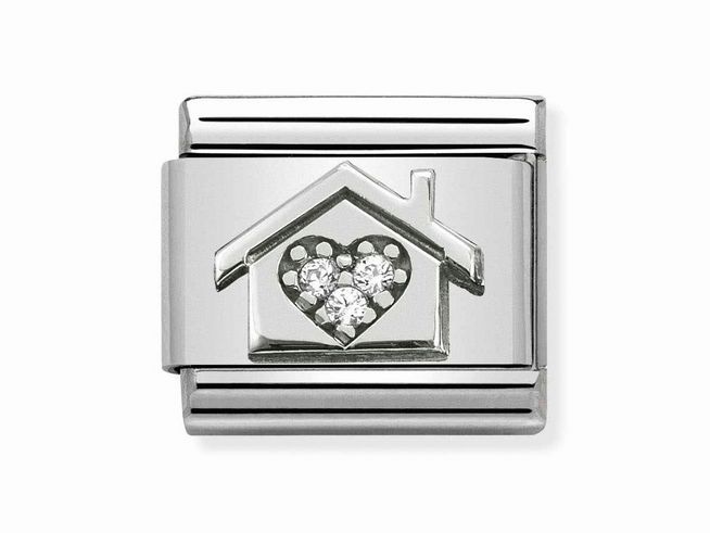 Nomination Classic Sterling Silver Zirkonia 330311 11 zeigt ein silbernes Motiv eines Hauses mit Herz, verziert mit funkelnden Zirkonia-Steinen, ideal für Schmuckliebhaber.