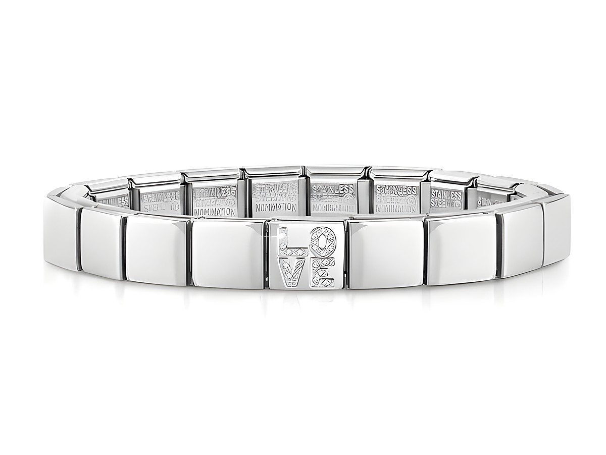 Edelstahl Armband von Nomination in glänzender Ausführung mit dem Schriftzug Love, ideal für stilvolle Akzente und modische Outfits.