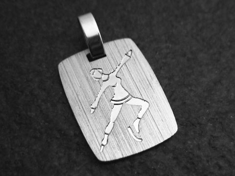 Silberanhänger in rechteckiger Form mit gravierter Eisläuferin, Hersteller Juwelier Harnisch, ideal für Sportliebhaber und Eiskunstlauf-Fans.