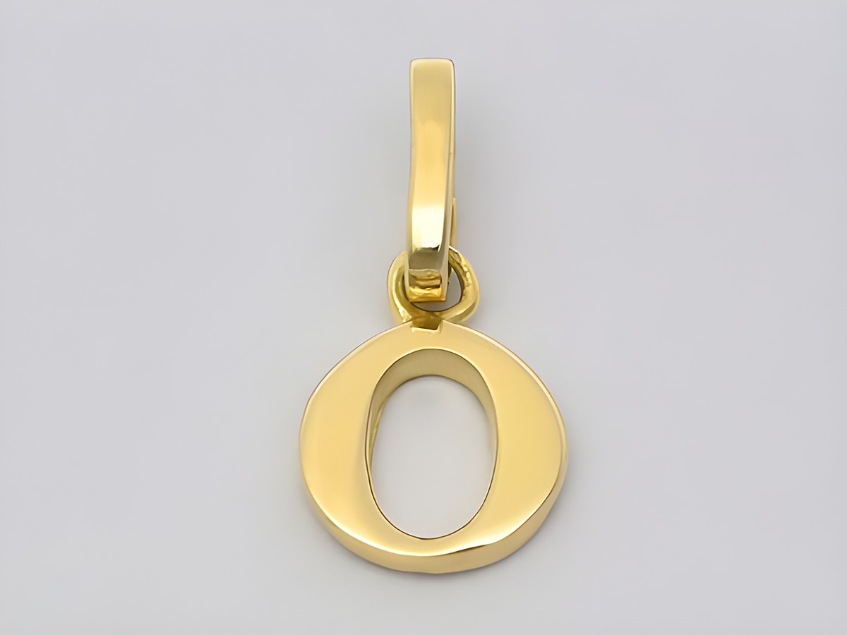 Gold Buchstaben Anhänger Buchstabe O aus Gold 585, Hersteller Juwelier Harnisch, elegantes Design für individuelle Initialen. Ideal für Anhänger oder Schmuckstücke.