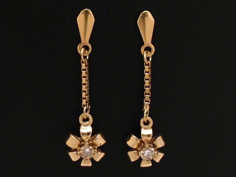 Ohrringe Diamant 0,02 ct. W/P - BLÜMCHEN Gold, Hersteller Juwelier Harnisch, Ohrhänger mit Stein in blütenförmigem Design, elegant und zeitlos, perfekt für besondere Anlässe.
