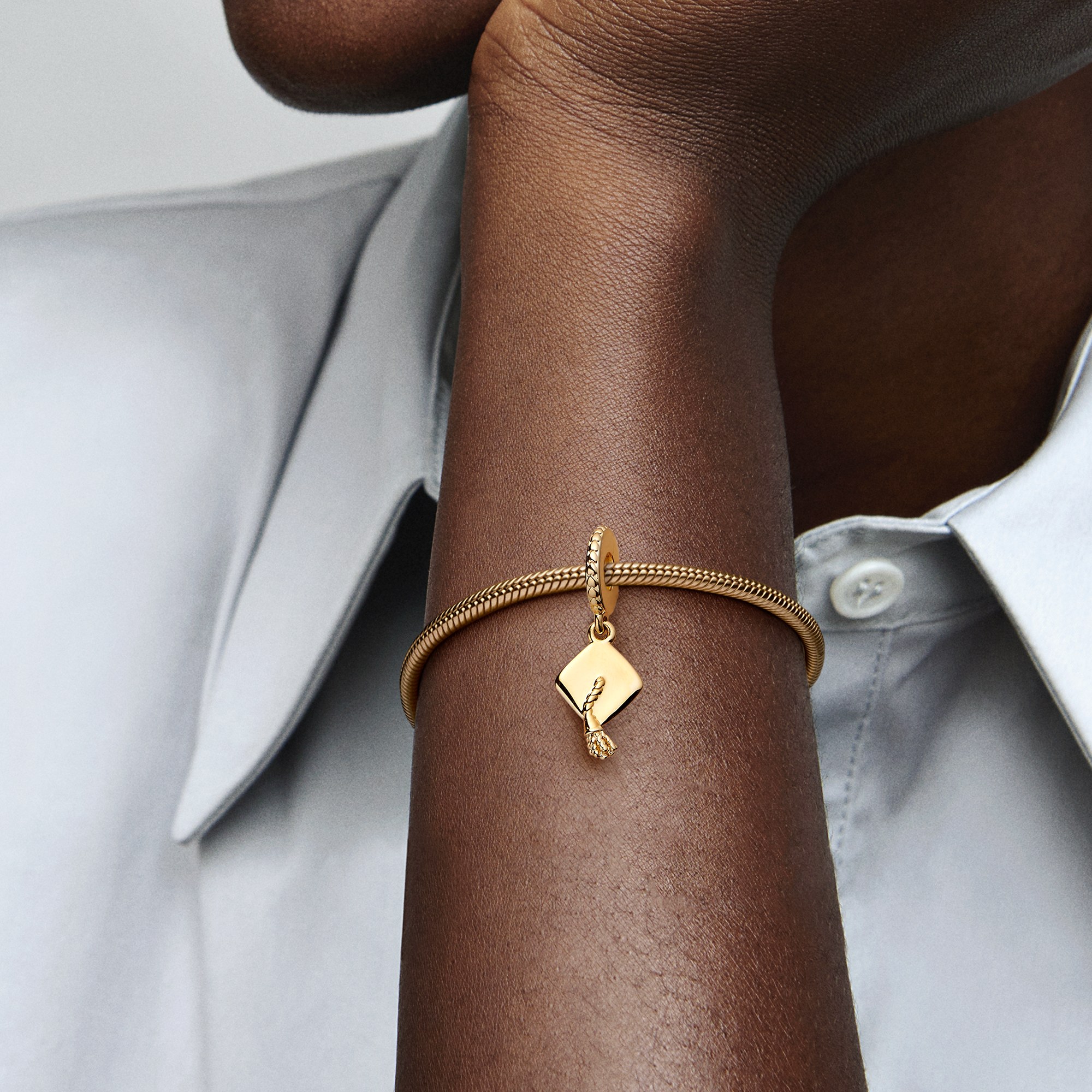 Pandora Schulabschluss-Mütze Charm-Anhänger - Gelbgold Vergoldung – Ansicht 5