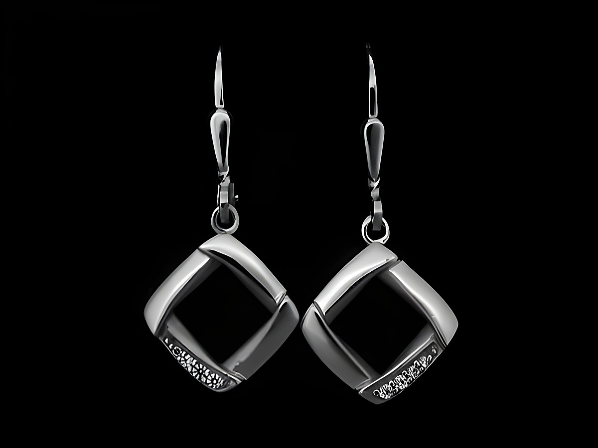 Silberne Ohrringe in viereckiger, teilmattierter Form mit rhodiniertem Finish und Zirkonia-Steinen, hergestellt von Juwelier Harnisch, Ohrhänger mit elegantem Design.