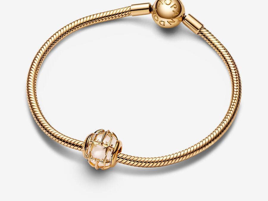 Charm aus Gelbgold Vergoldung mit Zirkonia, inspiriert von Planet Venus, in elegantem Design, ideal für die Pandora Schmuckkollektion, neu und stilvoll.