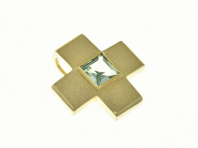 Anhänger Kreuz aus 333 Gold, Gelbgold mit poliertem, bezauberndem Spinell in der Mitte. Hergestellt von Juwelier Harnisch. Ein elegantes Schmuckstück für besondere Anlässe.